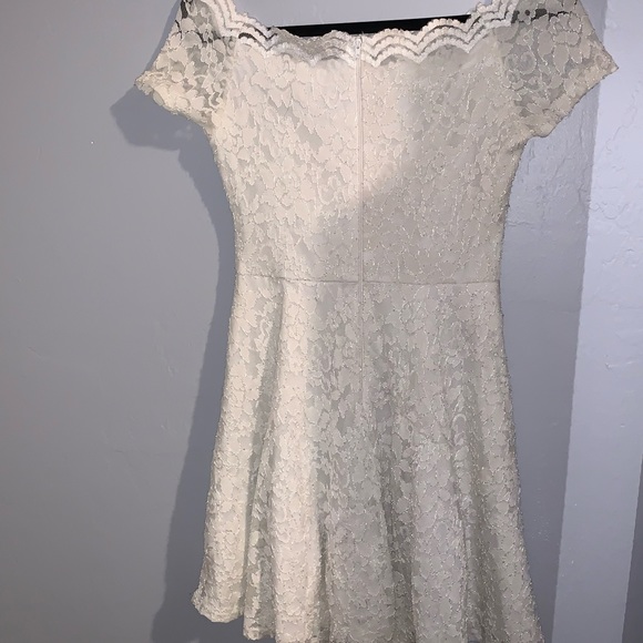 White Lace Windsor Dress - Picture 6 of 8